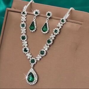 Elegant Green and Silver Necklace and Earring Set